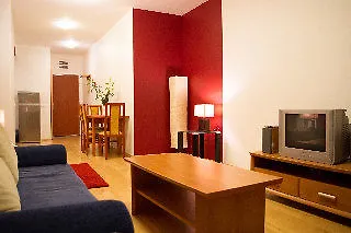 Broadway Hotel